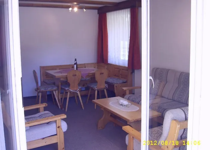 Haus Apollo 萨斯阿尔马格尔